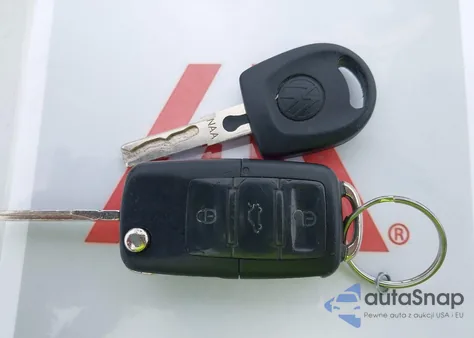 2007 Volkswagen New Beetle 2.5 z USA, uszkodzony, nr VIN 3VWRW31C77M521978